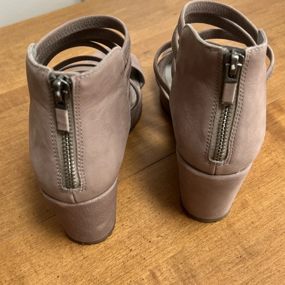 Eileen Fisher eileen fisher